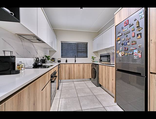 3 BEDROOM APARTMENT FOR SALE IN WATERFALL